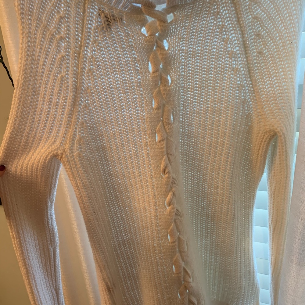 White American Eagle Sweater